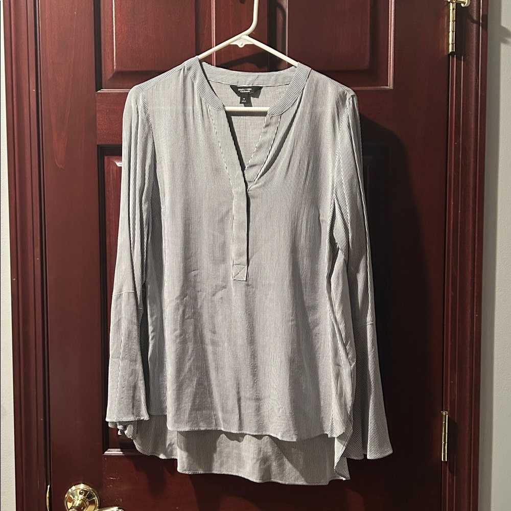 Simply Vera Vera Wang Blouse Women M Medium Gray Striped V-Neck Long Sleeve
